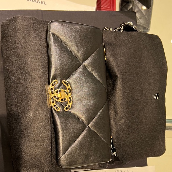 Chanel 19 flap small gold with chip new 22 season - Picture 6 of 9